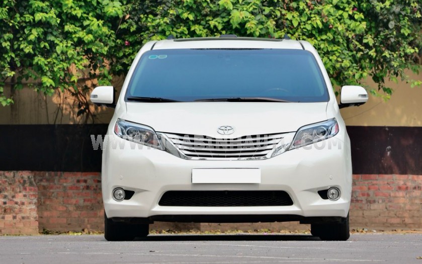 Toyota Sienna Limited 3.5 2015
